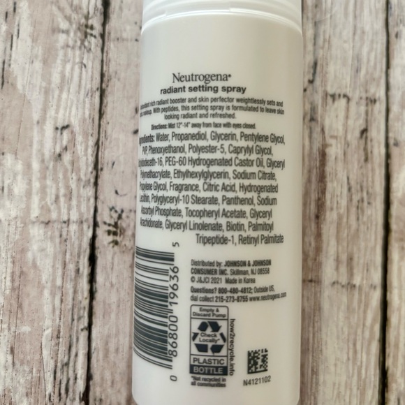 Neutrogena Healthy Skin Radiant Setting Face Spray Peptides 3.4 oz NEW - Picture 5 of 7